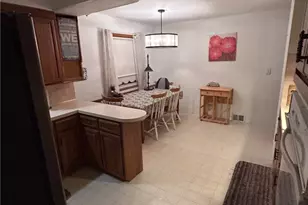 10481 Briar Hill Dr, Kirtland, OH 44094 - Photo 11
