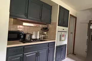 10481 Briar Hill Dr, Kirtland, OH 44094 - Photo 11