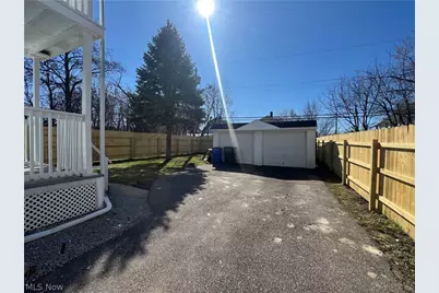 14208 Kingsford Avenue, Loveland, OH 44128 - Photo 3