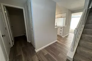 9632 E Idlewood Dr, Twinsburg, OH 44087 - Photo 3