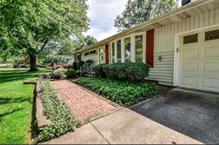 6680 Glenella Dr, Green Hills, OH 44131 - Photo 3