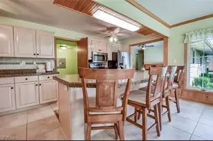 6680 Glenella Dr, Green Hills, OH 44131 - Photo 7