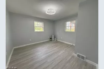3185 Willowedge Drive, Coventry, OH 44319 - Photo 7