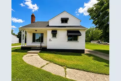 18909 Maple Heights Boulevard, Maple Heights, OH 44137 - Photo 1