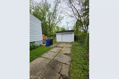 1925 Ridgehill Road, Loveland, OH 44121 - Photo 5