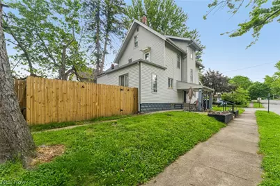 52 E Brookside Avenue, Akron, OH 44301 - Photo 3