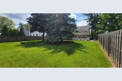 551 Carolyn Drive, Brunswick, OH 44212 - Photo 9