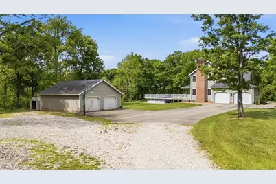 911 Moody Ridge Road, Belpre, OH 45714 - Photo 11