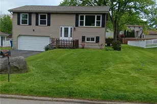 663 Meadowland Dr, Hubbard, OH 44425 - Photo 3