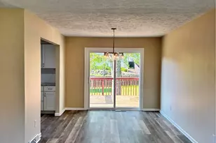 663 Meadowland Dr, Hubbard, OH 44425 - Photo 5
