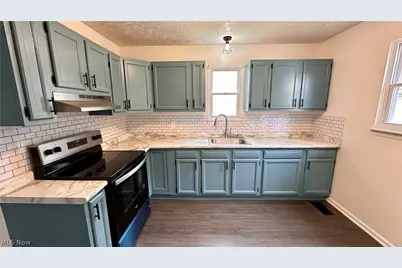 571 E 115th Street, Loveland, OH 44108 - Photo 9