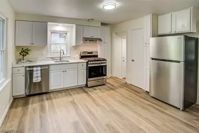 5061 Miller Avenue, Maple Heights, OH 44137 - Photo 9