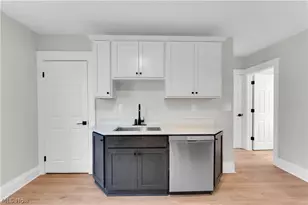 1330 W 67th St, Loveland, OH 44102 - Photo 7
