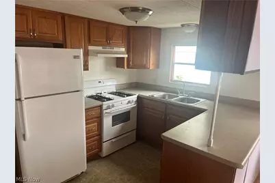 1246 Pasadena Boulevard NW, North Canton, OH 44720 - Photo 3