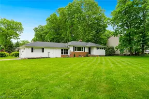 4223 Canterbury Rd, North Olmsted, OH 44070 - Photo 3