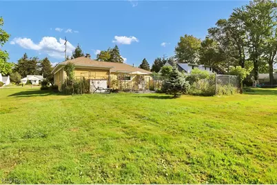 25255 Maple Ridge Road, North Olmsted, OH 44070 - Photo 33