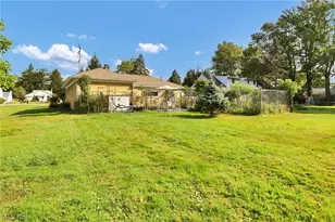25255 Maple Ridge Rd, North Olmsted, OH 44070 - Photo 33