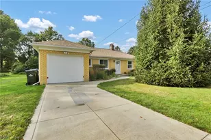 25255 Maple Ridge Rd, North Olmsted, OH 44070 - Photo 29