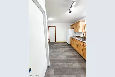 81 S Pleasant Street, Oberlin, OH 44074 - Photo 7