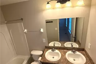 952 Hartford Village Blvd, Columbus, OH 43228 - Photo 11