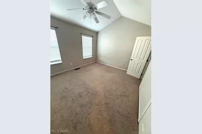 952 Hartford Village Boulevard, Columbus, OH 43228 - Photo 13
