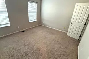 952 Hartford Village Blvd, Columbus, OH 43228 - Photo 13