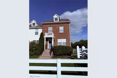 952 Hartford Village Boulevard, Columbus, OH 43228 - Photo 1