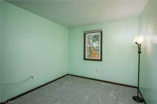 1425 Galaxy Dr, Mogadore, OH 44260 - Photo 27