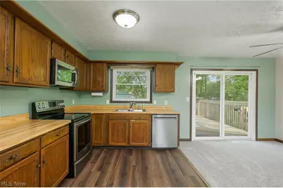 1425 Galaxy Drive, Mogadore, OH 44260 - Photo 17