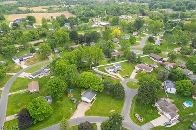 1425 Galaxy Drive, Mogadore, OH 44260 - Photo 9