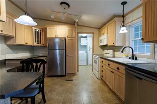 8582 Dundee Wilmot Rd, Dundee, OH 44624 - Photo 3