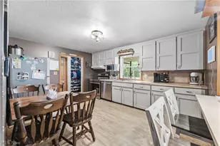 6942 Mt Pleasant Rd NE, Zoarville, OH 44656 - Photo 9