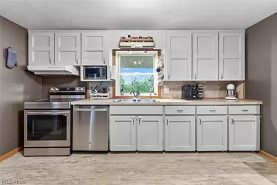 6942 Mount Pleasant Road NE, Zoarville, OH 44656 - Photo 11