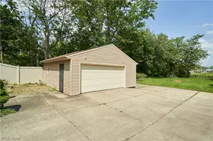 2669 Nesmith Lake Blvd, Akron, OH 44314 - Photo 3