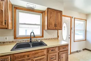 2669 Nesmith Lake Blvd, Akron, OH 44314 - Photo 19
