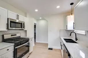 2406 Tampa Ave, Loveland, OH 44109 - Photo 5