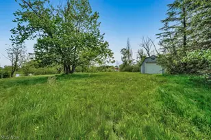 73 Lakecrest Blvd, Hinckley, OH 44233 - Photo 5
