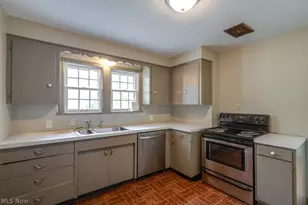 632 Roslyn Ave, Akron, OH 44320 - Photo 21