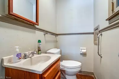 632 Roslyn Avenue, Akron, OH 44320 - Photo 25
