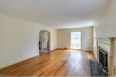 632 Roslyn Avenue, Akron, OH 44320 - Photo 15