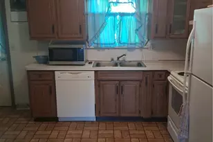 132 W Highland Ave, Barnesville, OH 43713 - Photo 7
