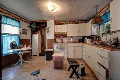 357 3rd Street NW, New Philadelphia, OH 44663 - Photo 9