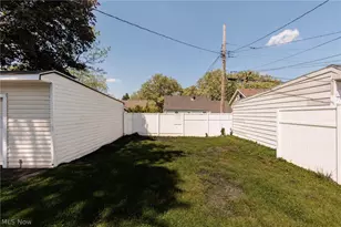 4004 E 41st St, Newburgh Heights, OH 44105 - Photo 49