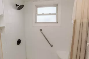 4004 E 41st St, Newburgh Heights, OH 44105 - Photo 21