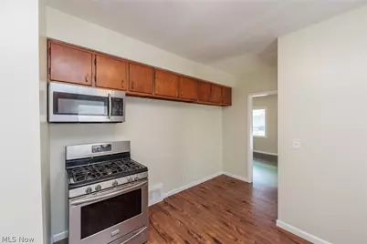 4004 E 41st Street, Newburgh Heights, OH 44105 - Photo 9