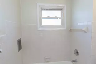 4004 E 41st St, Newburgh Heights, OH 44105 - Photo 37