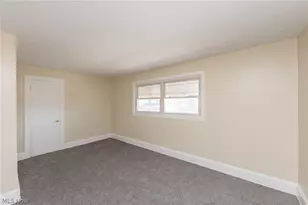4004 E 41st St, Newburgh Heights, OH 44105 - Photo 35