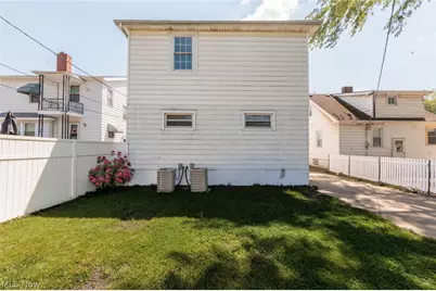 4004 E 41st Street, Newburgh Heights, OH 44105 - Photo 3