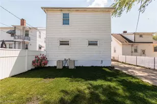 4004 E 41st St, Newburgh Heights, OH 44105 - Photo 3