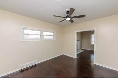 4004 E 41st Street, Newburgh Heights, OH 44105 - Photo 19